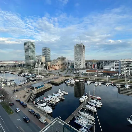 Penthouse Residentie Mercator, דירה